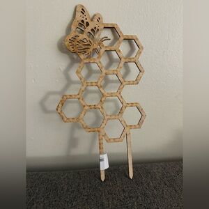 New set of 2/ Butterfly Honeycomb  plant sticks  in Natural Wood T2